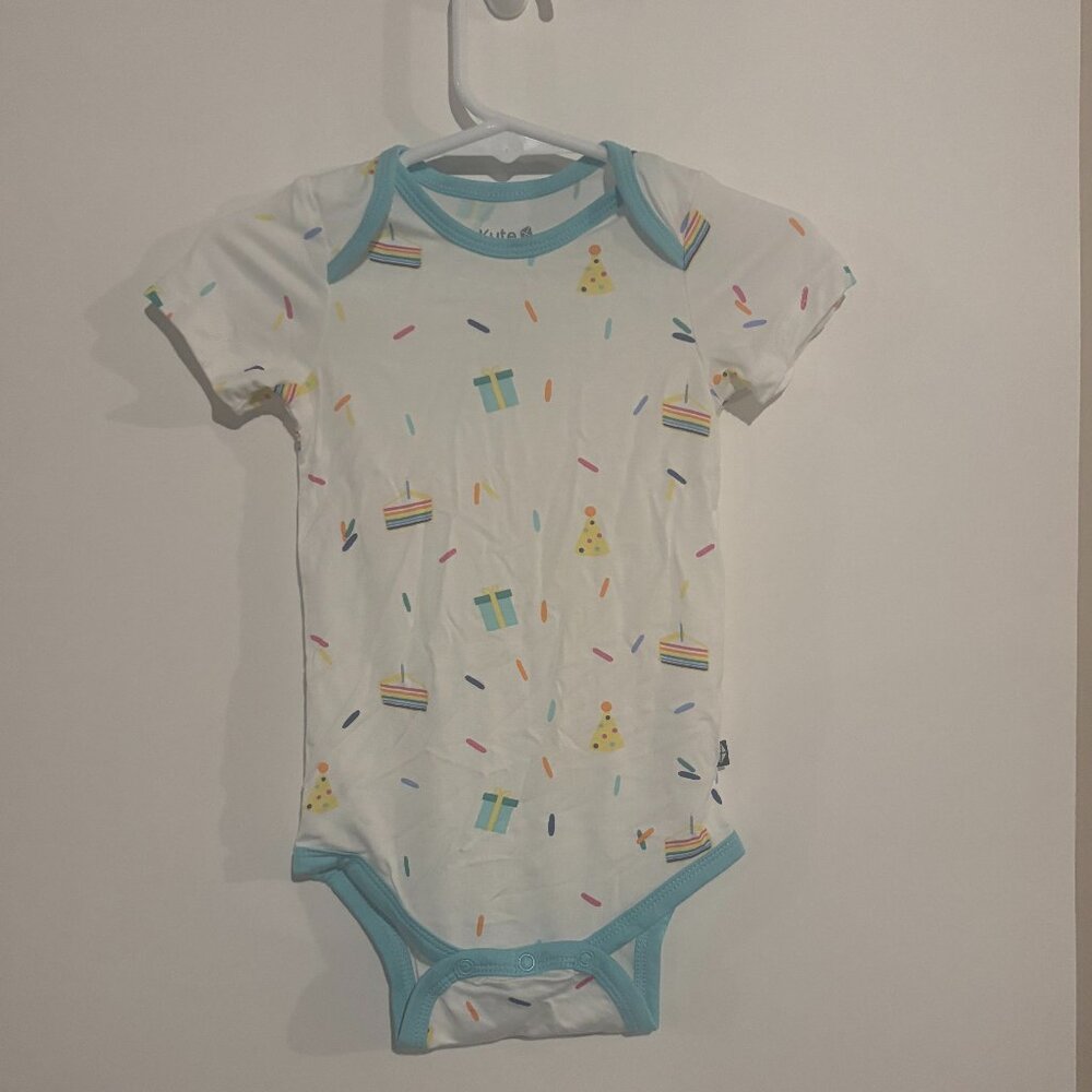 Kyte Baby - Cloud Party Onesie 12-18 months